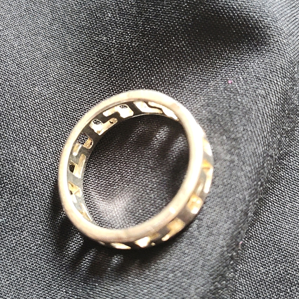 Elegant Gold Women's Ring